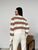 Жіночий светр із V-подібним вирізом колір молочний-кемел р.42/46 432197 432197 фото