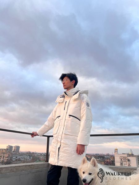 Мужская зимняя удлиненная куртка цвет белый р.L 449733 449733 фото
