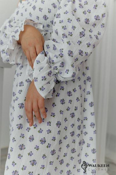 Жіноче плаття з мусліну колір білий принт лілові квіти р.L 459196 459196 фото