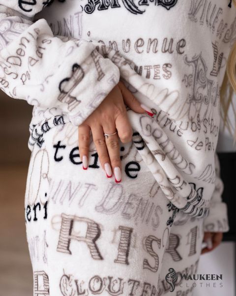 Жіноча піжама колір білий принт літери р.52/56 444950 444950 фото