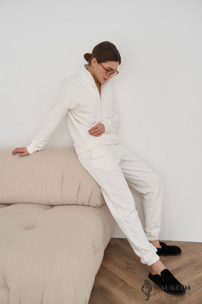 Жіночий костюм із стійкою колір білий р.XL 451324 451324 фото