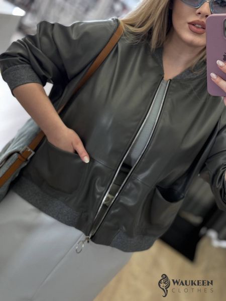 Жіноча куртка бомбер з еко шкіри колір сірий р.52/56 452690 452690 фото