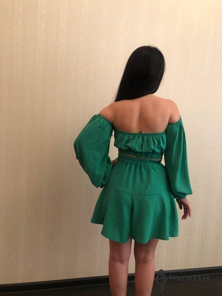 Жіночий костюм топ та спідниця-шорти зеленого кольору р.XS 372795 372795 фото