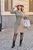 Женское платье приталенного силуэта бежевого цвета р.48/50 384647 384653 фото