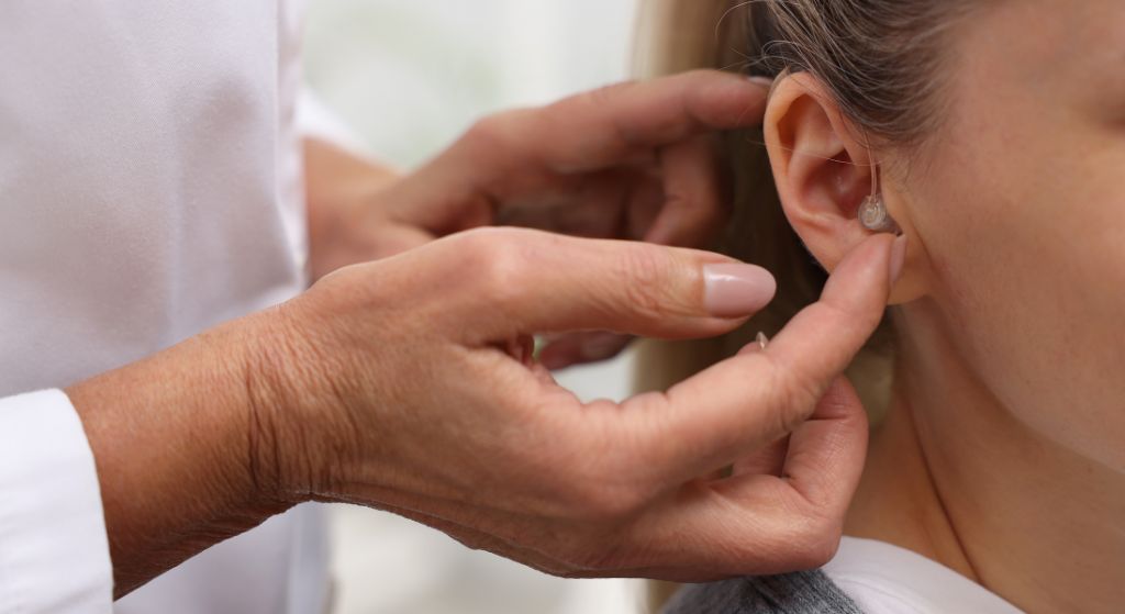 Як підібрати слуховий апарат